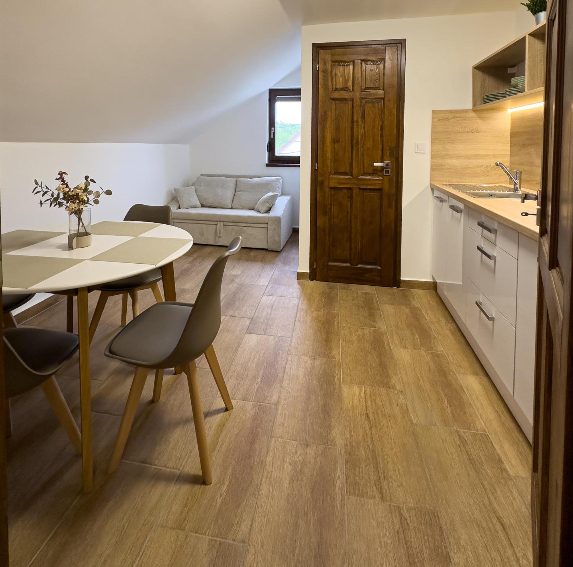 Rp Apartmanhaz Demjén Kültér fotó